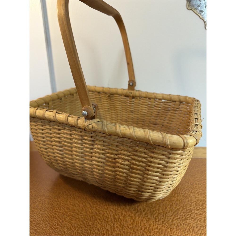 Vtg Light Toned Woven Gathering Basket Swing Wooden Handle Metal Rivets 11x8x6